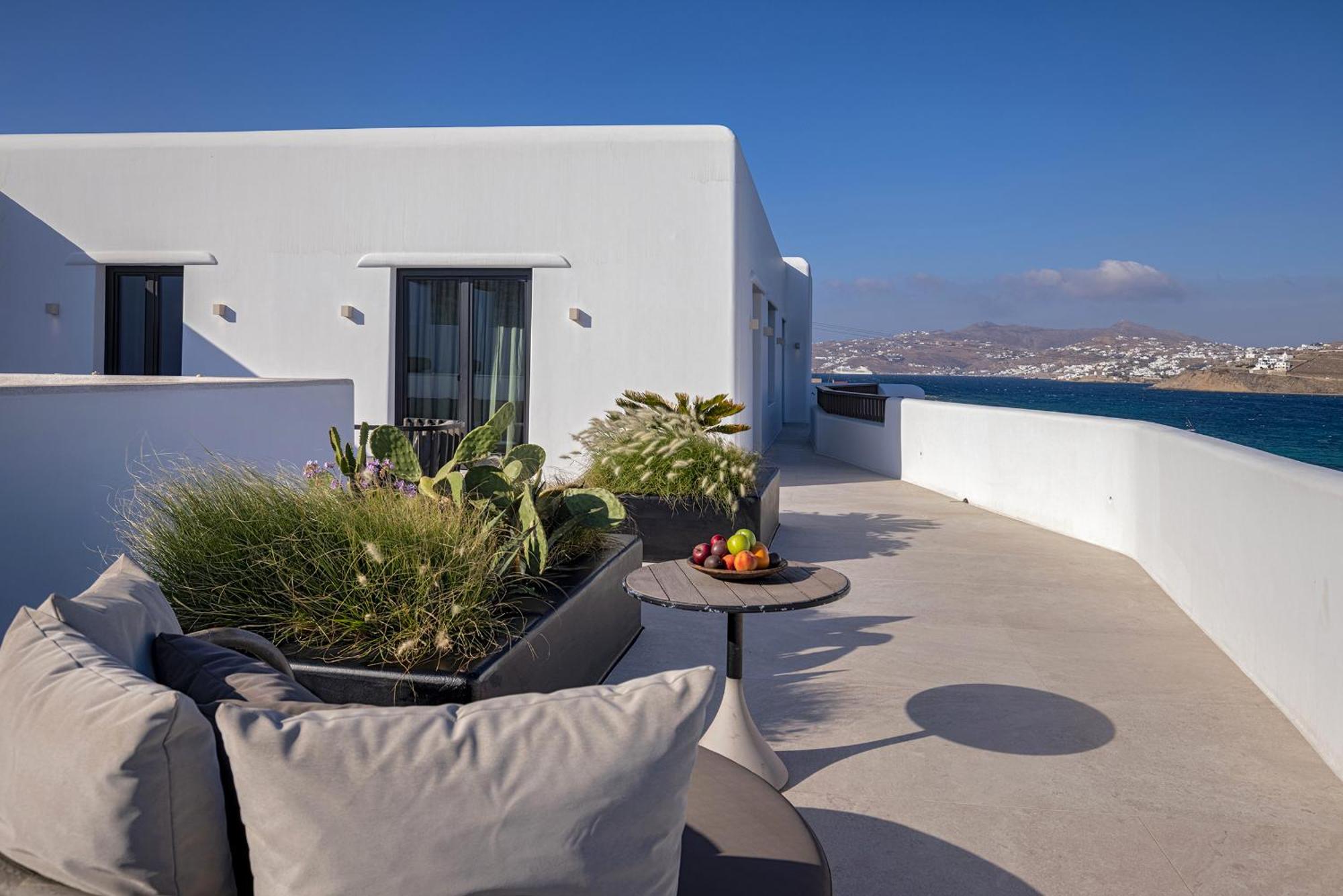 Aeonic Suites And Spa Mykonos Town Exterior photo